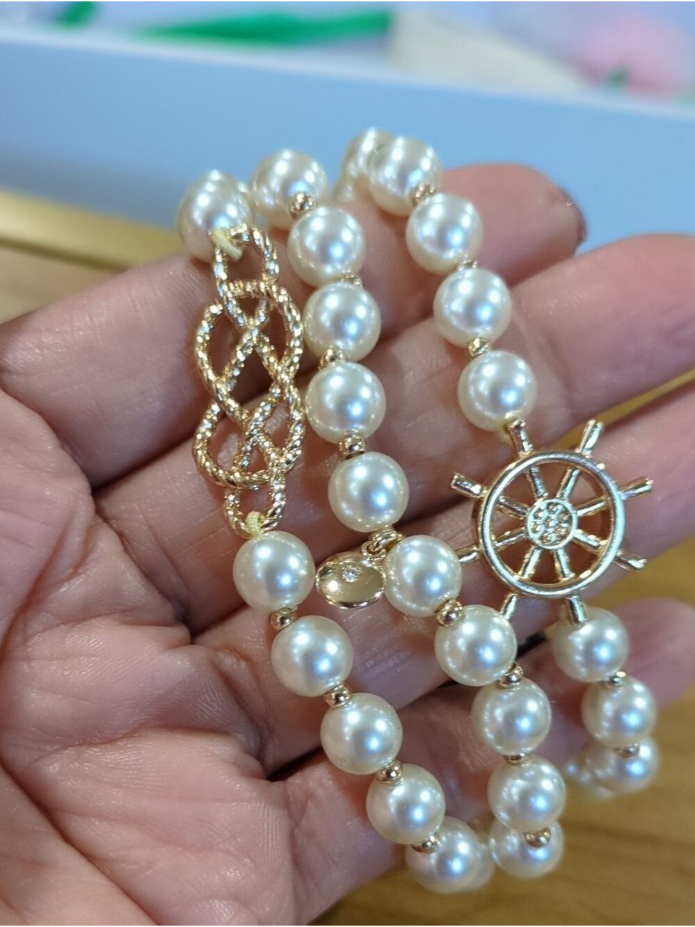 J. Crew faux Pearls Bracelet Set‎ Nautical Charm,  Gold Tone ship Wheel Charm - Picture 3 of 7